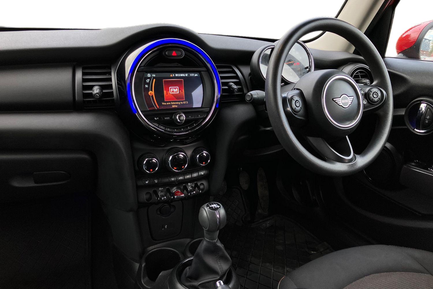 Used MINI Hatch 2019 for sale - 76115110: Photo 4