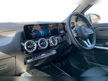 Used Mercedes-Benz EQA 2022 for sale - 79696564: Photo