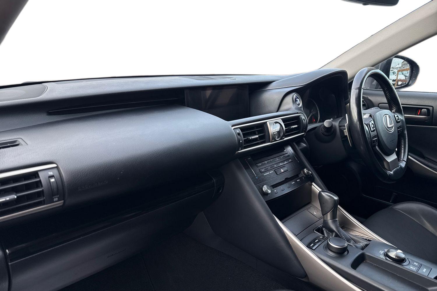 Used Lexus IS 2018 for sale - 77361931: Photo 4