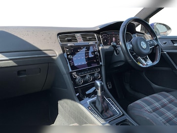 Used Volkswagen Golf 2018 for sale - 79206816: Photo