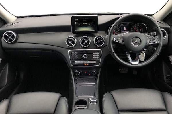 Used Mercedes-Benz GLA 2017 for sale - 75398867: Photo 3