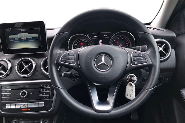Used Mercedes-Benz GLA 2017 for sale - 75398867: Photo 5