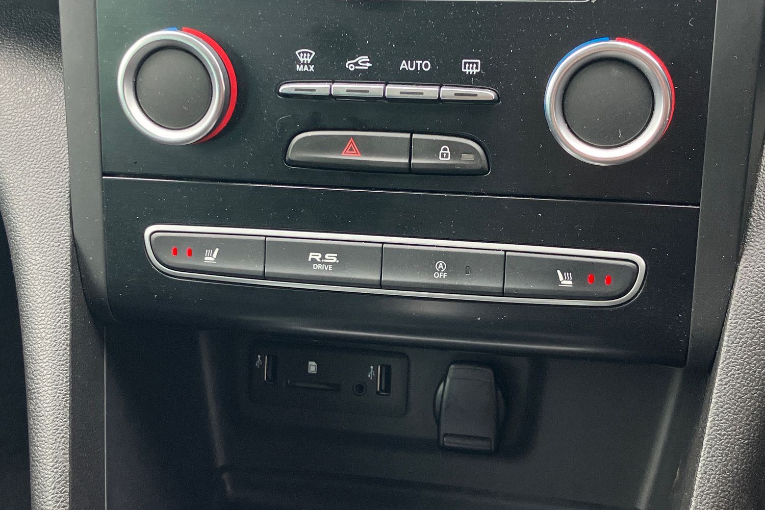 Used Renault Megane 2017 for sale - 75912949: Photo 9