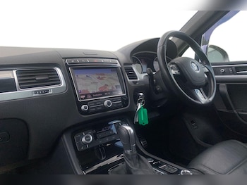 Used Volkswagen Touareg 2017 for sale - 75215776: Photo