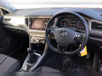 Used Volkswagen T-Roc 2020 for sale - 77262563: Photo