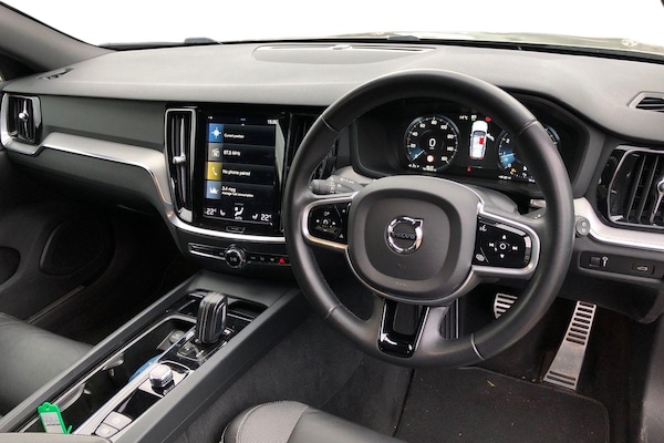 Used Volvo V60 2021 for sale - 76206824: Photo 3