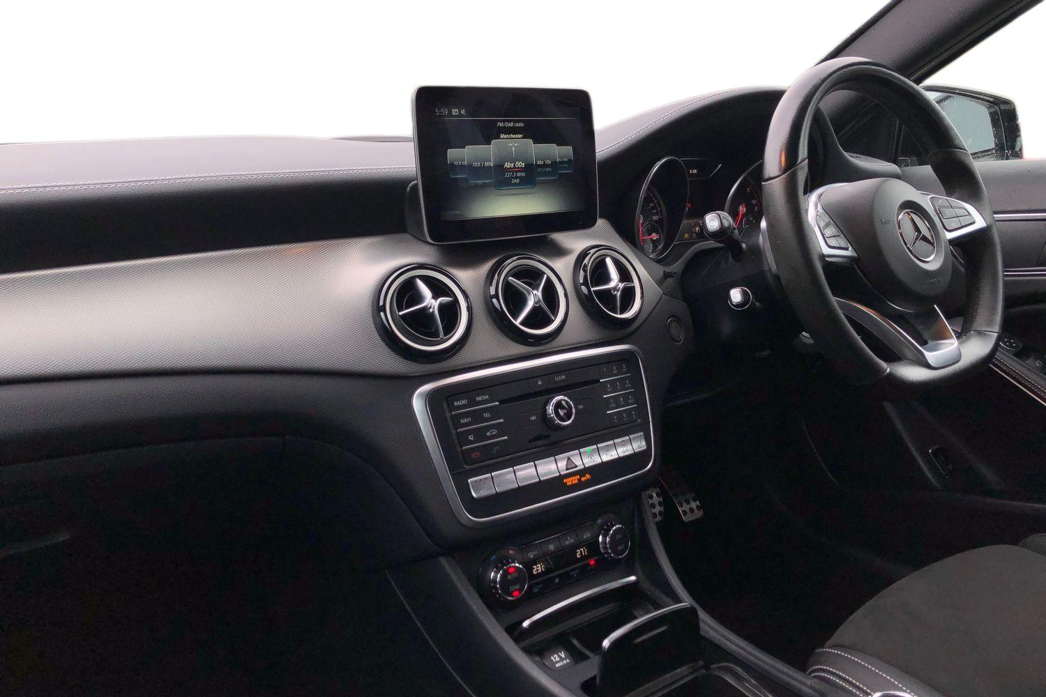 Used Mercedes-Benz GLA 2017 for sale - 76922879: Photo 3