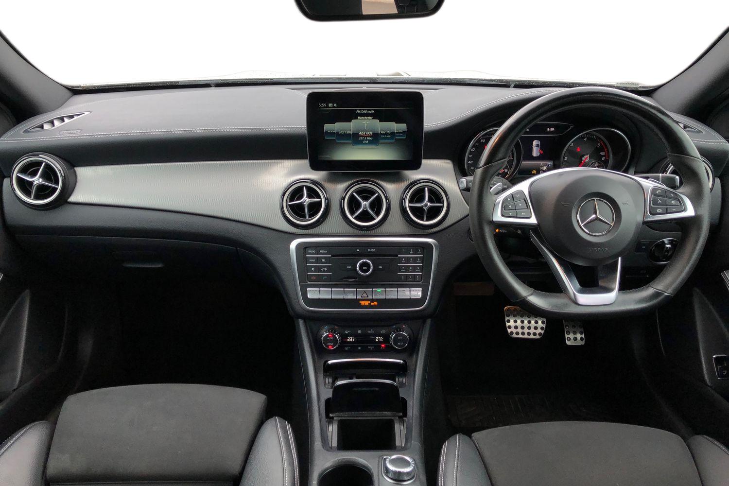 Used Mercedes-Benz GLA 2017 for sale - 76922879: Photo 4