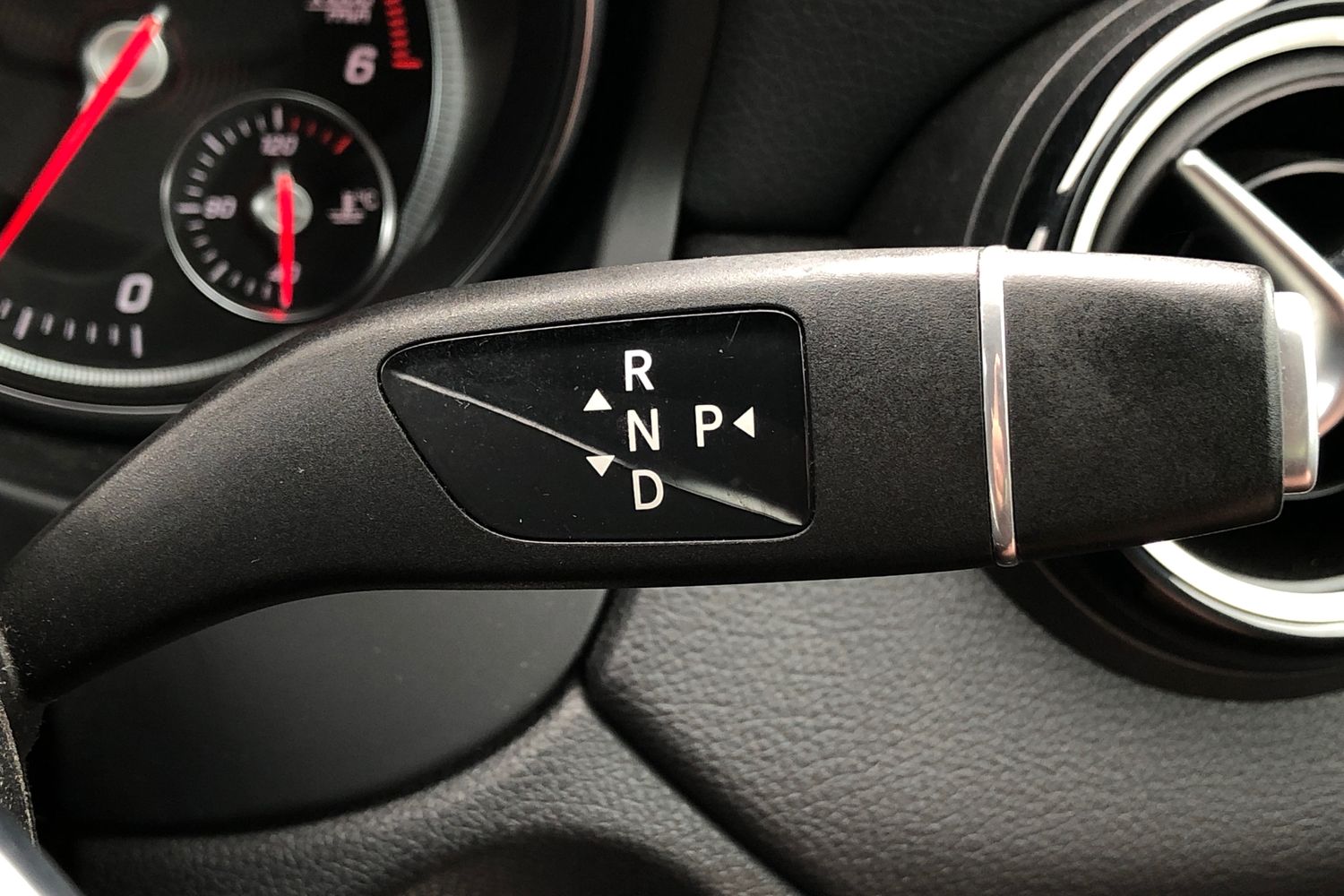 Used Mercedes-Benz GLA 2017 for sale - 76922879: Photo 6