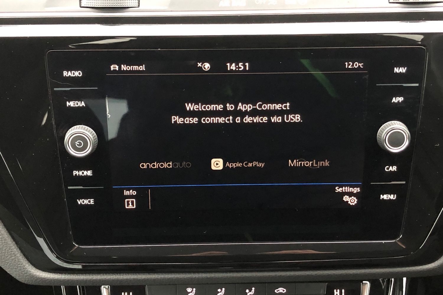 Used Volkswagen Touran 2019 for sale - 76541054: Photo 9