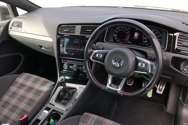 Used Volkswagen Golf 2017 for sale - 76128353: Photo 3