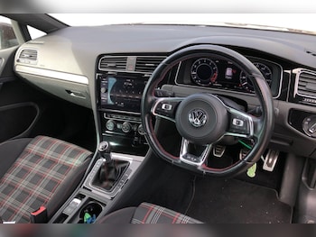 Used Volkswagen Golf 2017 for sale - 76128353: Photo 3