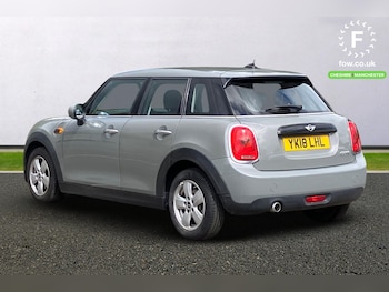 Used MINI Hatch 2018 for sale - 75690405: Photo