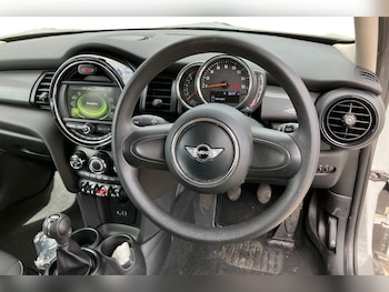 Used MINI Hatch 2018 for sale - 75690405: Photo