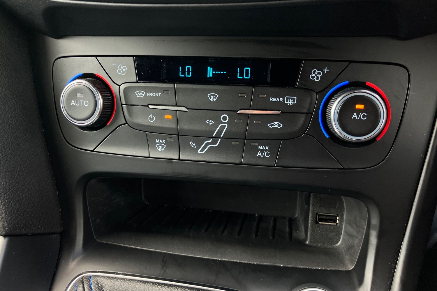 Used Ford Focus 2017 for sale - 76406057: Photo 11