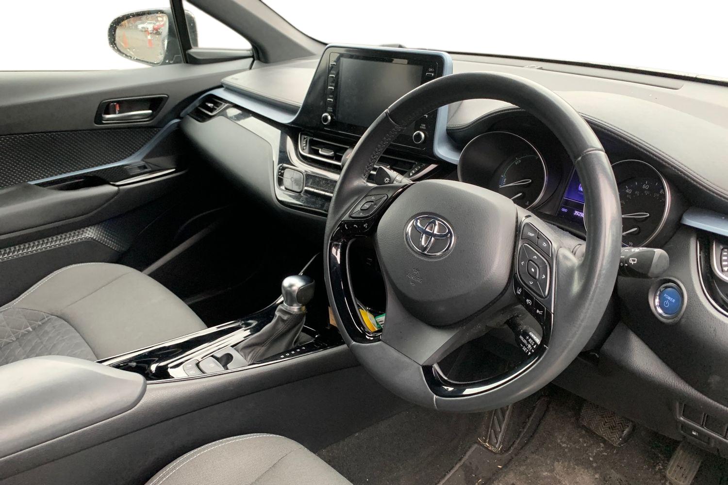 Used Toyota C-HR 2021 for sale - 77680054: Photo 3