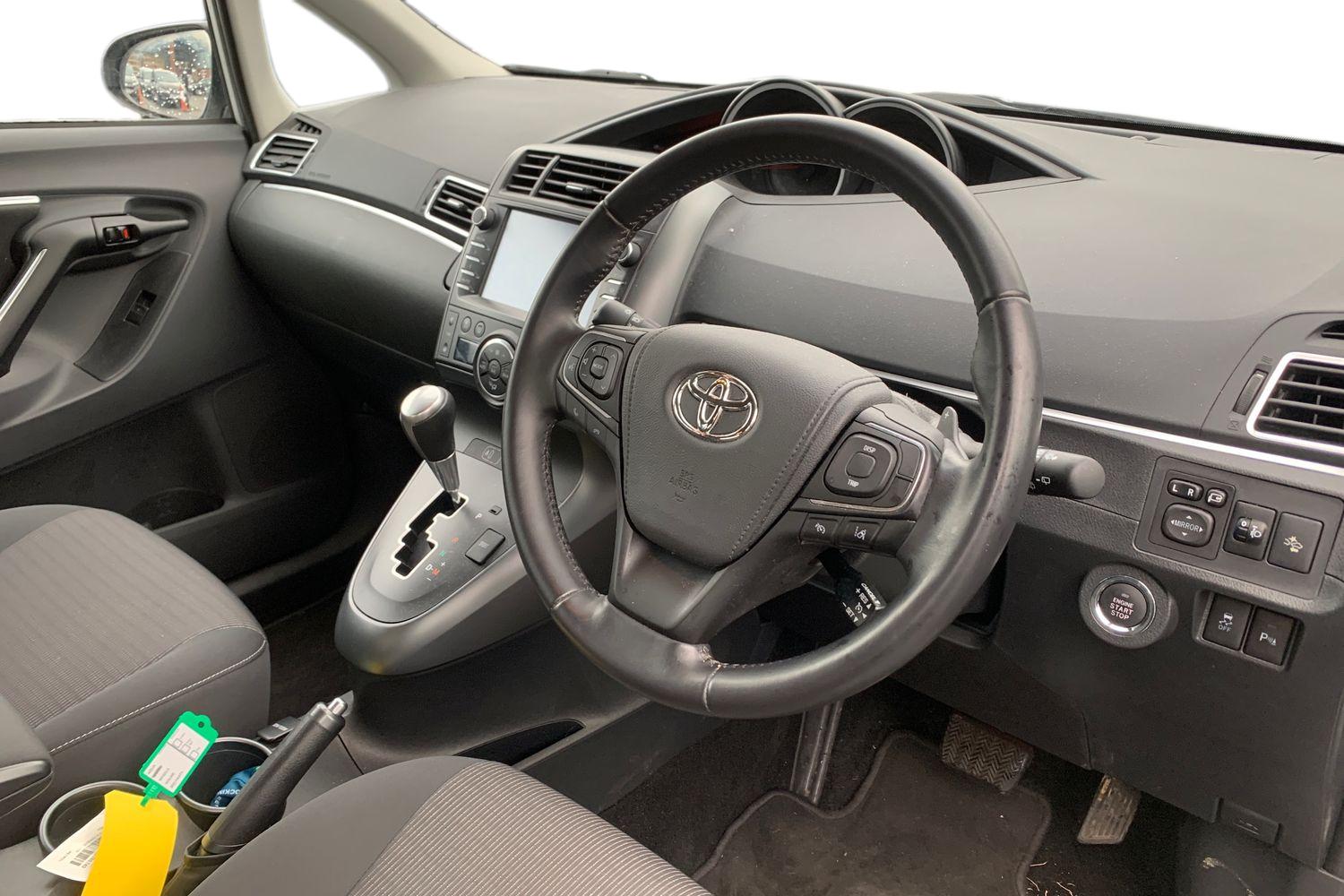 Used Toyota Verso 2018 for sale - 76610976: Photo 3