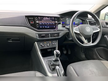 Used Volkswagen Polo 2023 for sale - 76692378: Photo