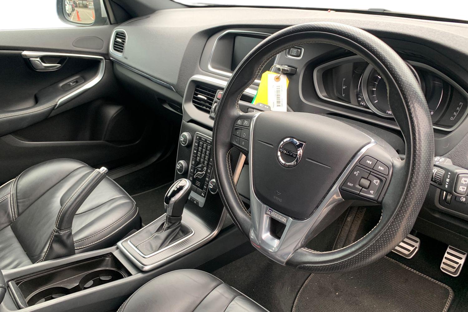 Used Volvo V40 2018 for sale - 78168507: Photo 3