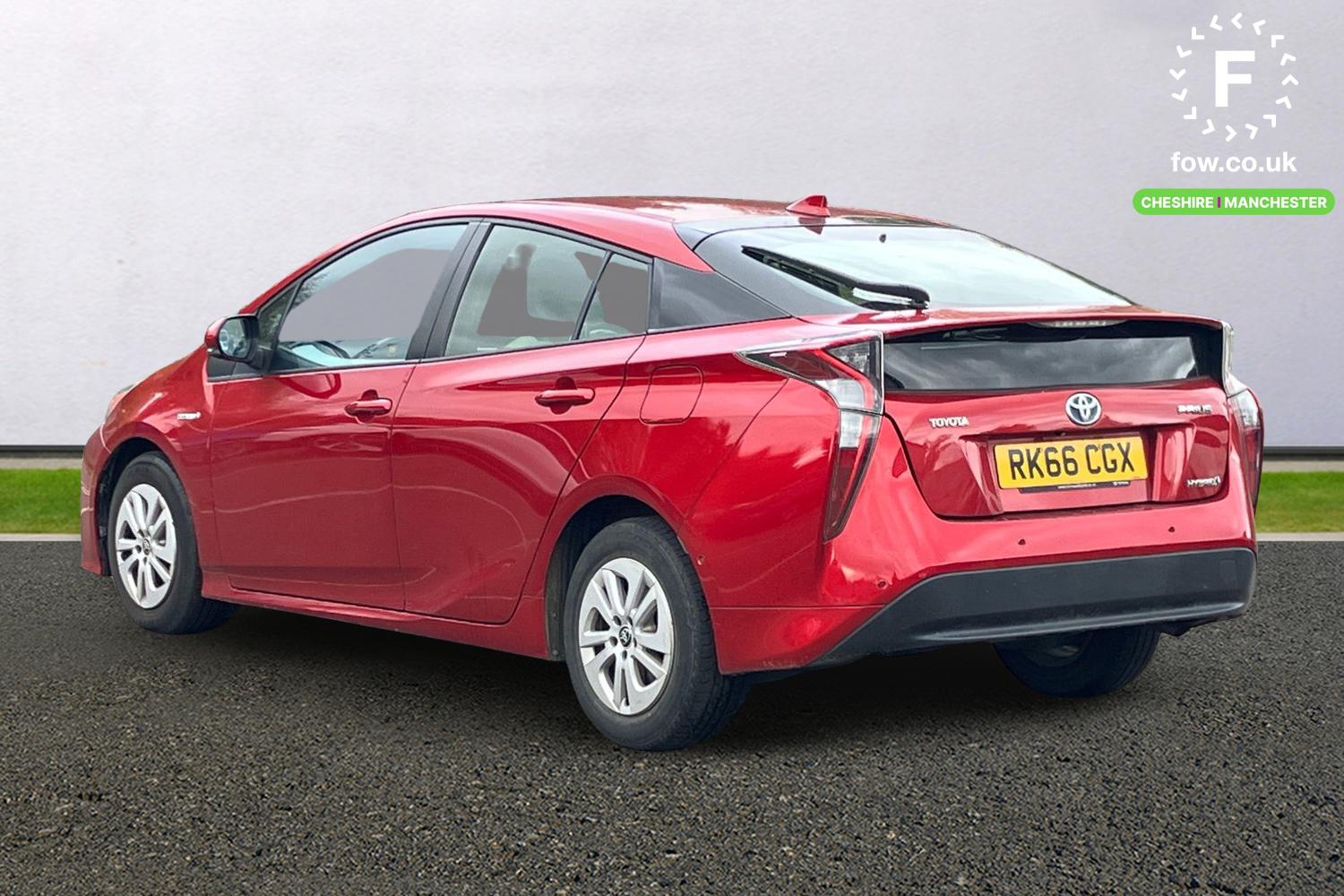 Used Toyota Prius 2016 for sale - 76164728: Photo 2