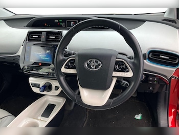 Used Toyota Prius 2016 for sale - 76164728: Photo 3