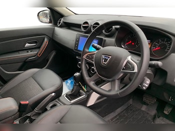 Used Dacia Duster 2022 for sale - 76968144: Photo