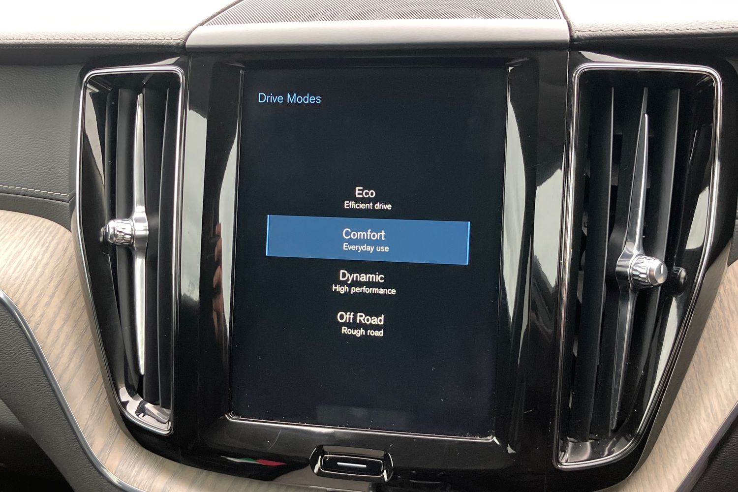 Used Volvo XC60 2018 for sale - 77341021: Photo 13