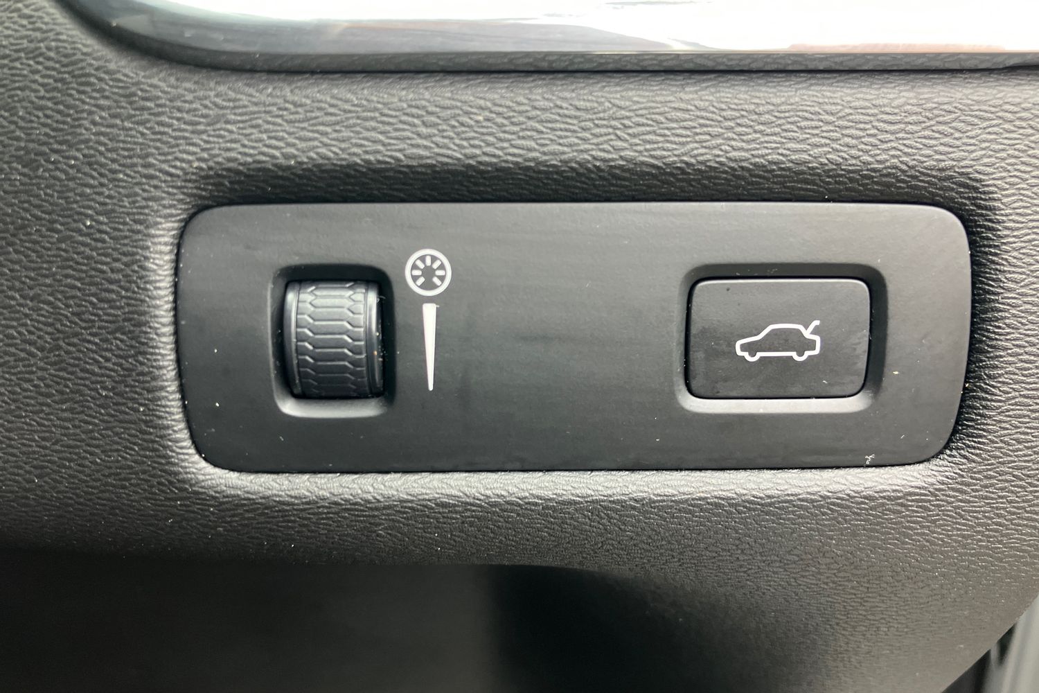 Used Volvo XC60 2018 for sale - 77341021: Photo 22