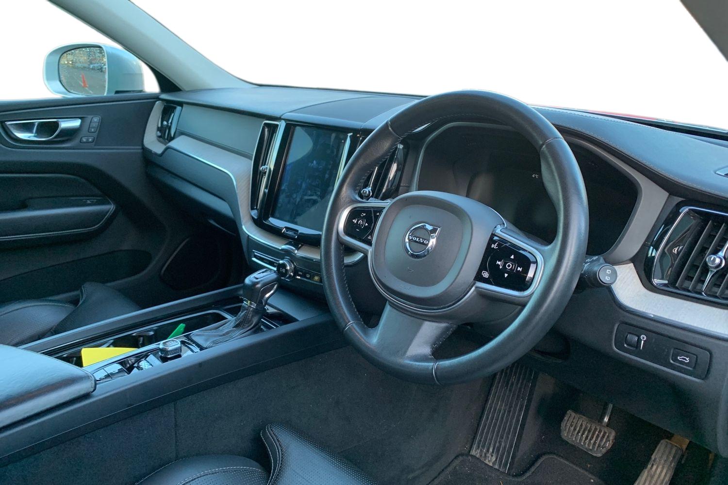 Used Volvo XC60 2018 for sale - 77341021: Photo 3