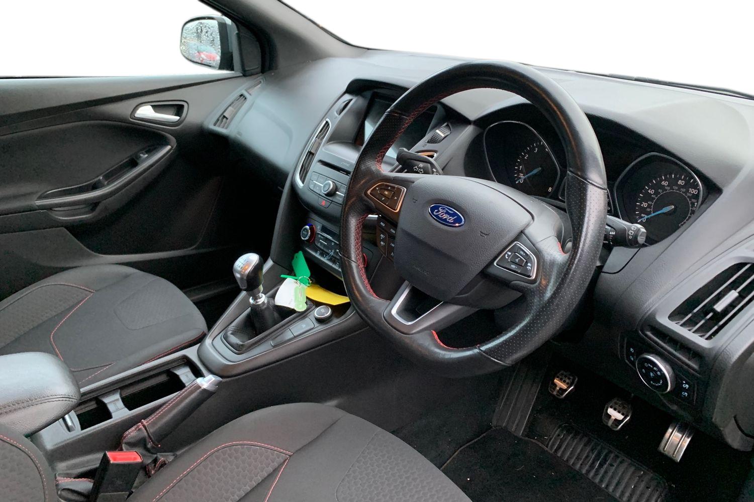 Used Ford Focus 2018 for sale - 76783066: Photo 3