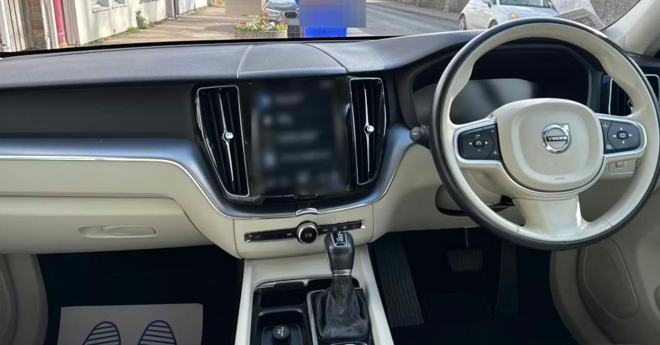 Used Volvo XC60 2019 for sale - 78024855: Photo 3