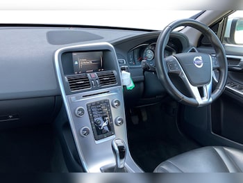 Used Volvo XC60 2017 for sale - 75871864: Photo
