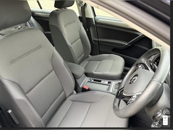 Used Volkswagen Golf 2015 for sale - 77820170: Photo