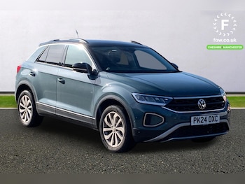 Used Volkswagen T-Roc 2024 for sale - 77728749: Photo