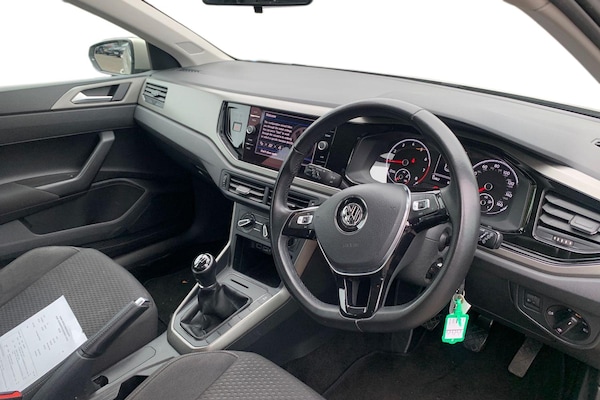 Used Volkswagen Polo 2018 for sale - 76253359: Photo 3