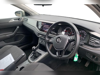 Used Volkswagen Polo 2018 for sale - 76253359: Photo 3