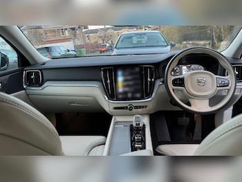 Used Volvo V60 2021 for sale - 77878919: Photo
