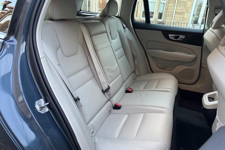 Used Volvo V60 2021 for sale - 77878919: Photo 4