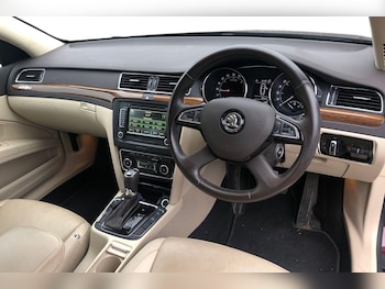 Used Skoda Superb 2014 for sale - 75970588: Photo