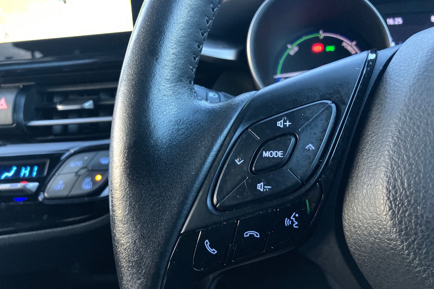 Used Toyota C-HR 2020 for sale - 76581825: Photo 17