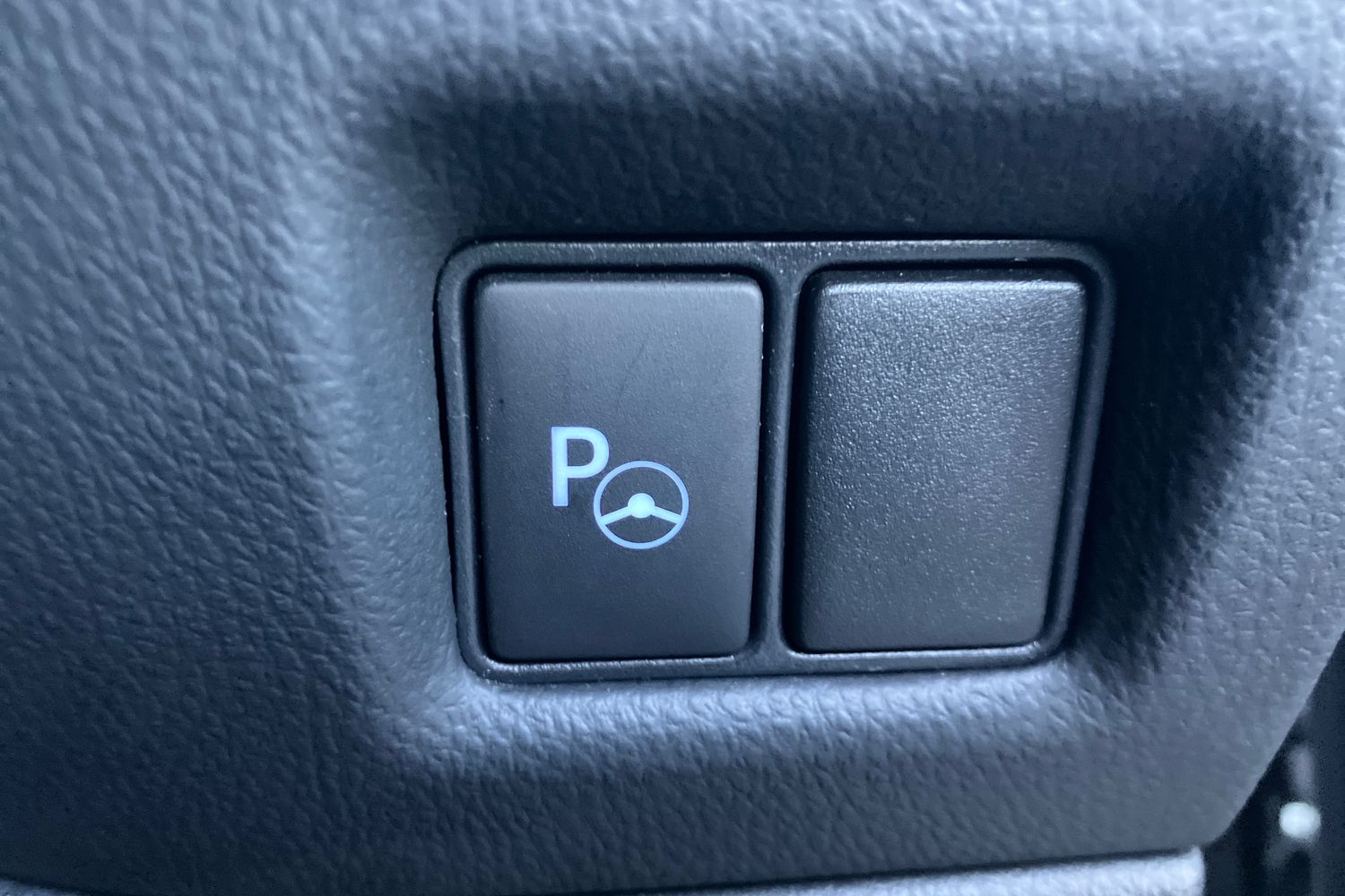 Used Toyota C-HR 2020 for sale - 76581825: Photo 23