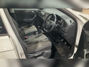 Used Volkswagen T-Roc 2019 for sale - 75898434: Photo
