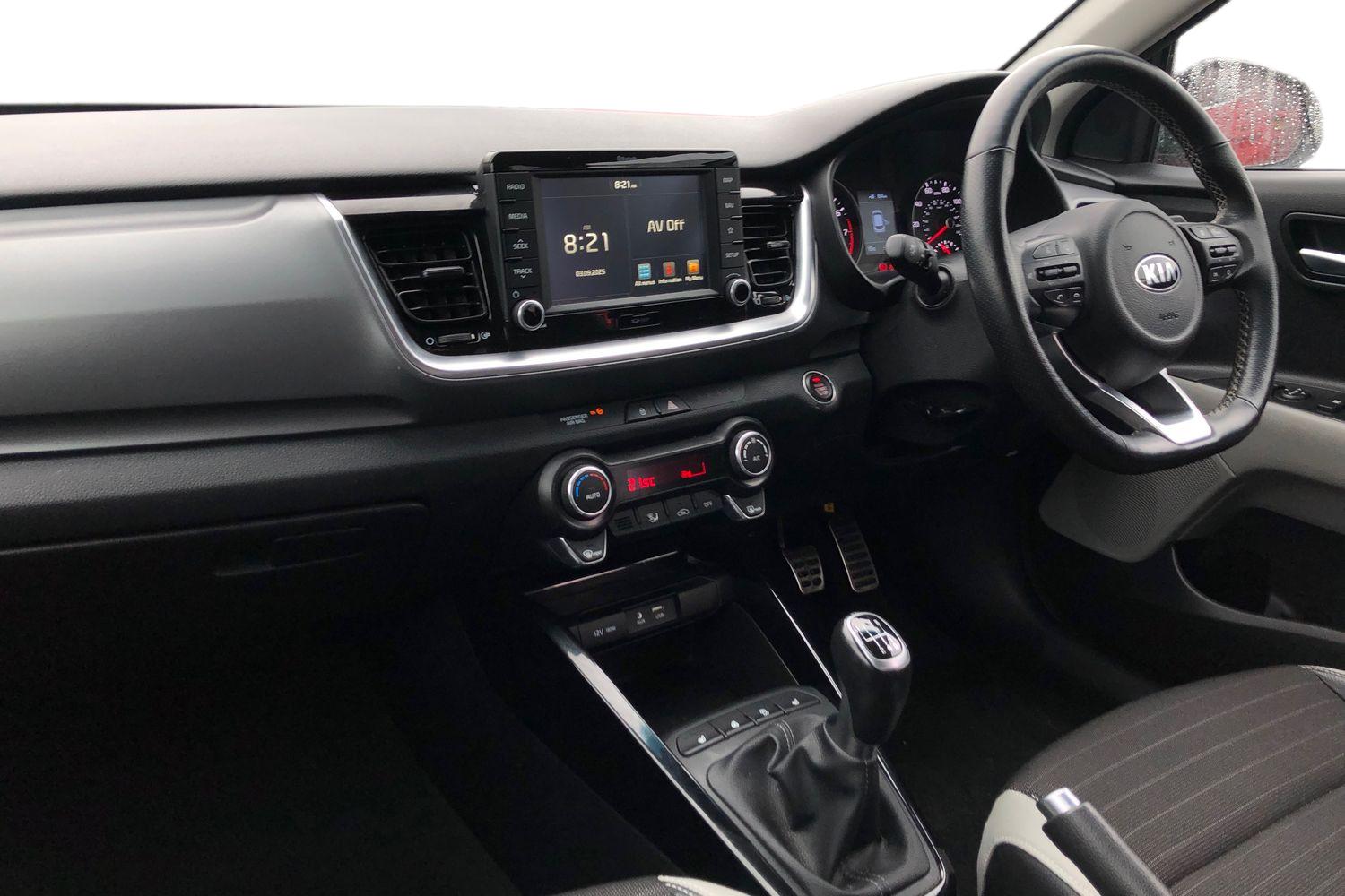 Used Kia Stonic 2018 for sale - 76617078: Photo 4