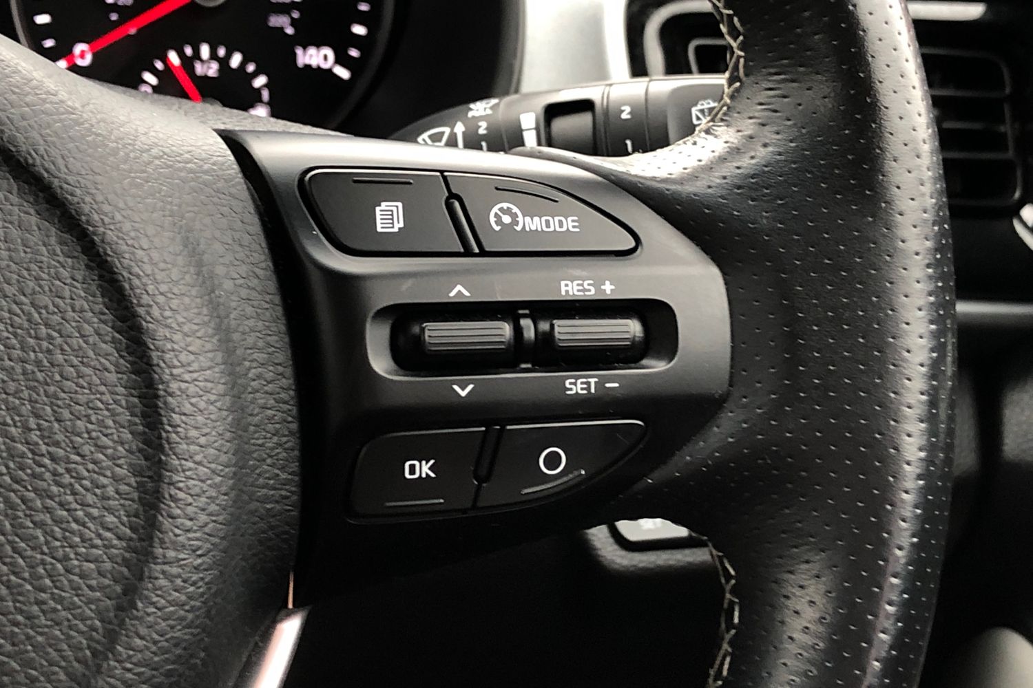 Used Kia Stonic 2018 for sale - 76617078: Photo 7