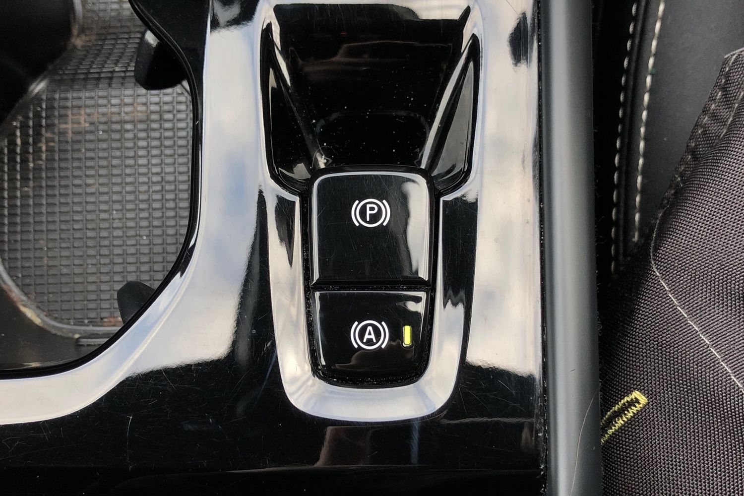 Used Volvo XC40 2023 for sale - 75872113: Photo 12