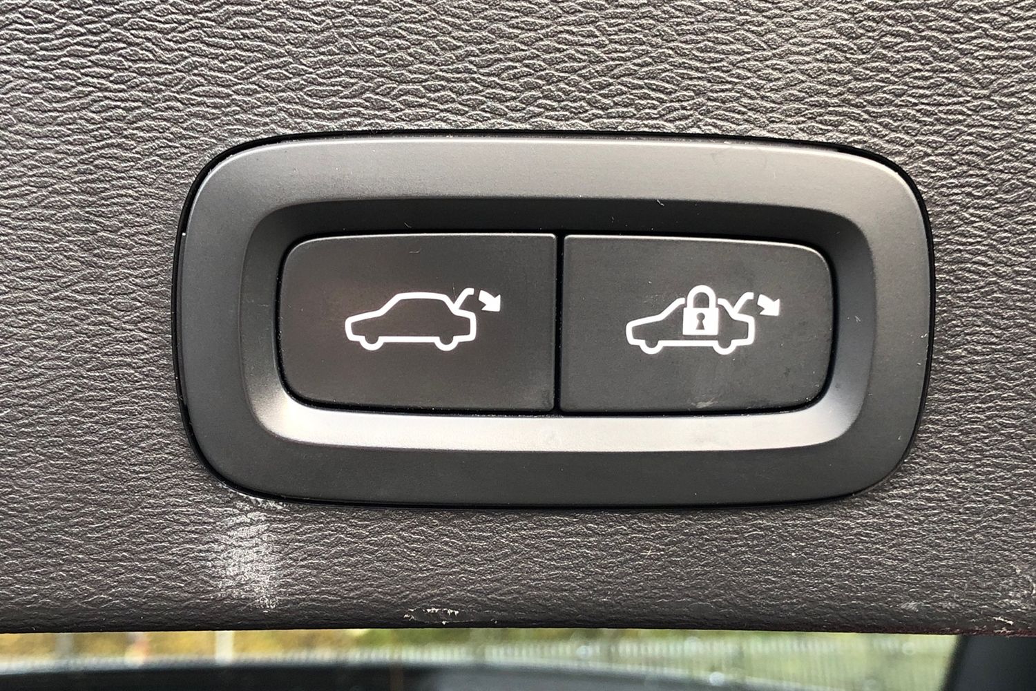 Used Volvo XC40 2023 for sale - 75872113: Photo 14