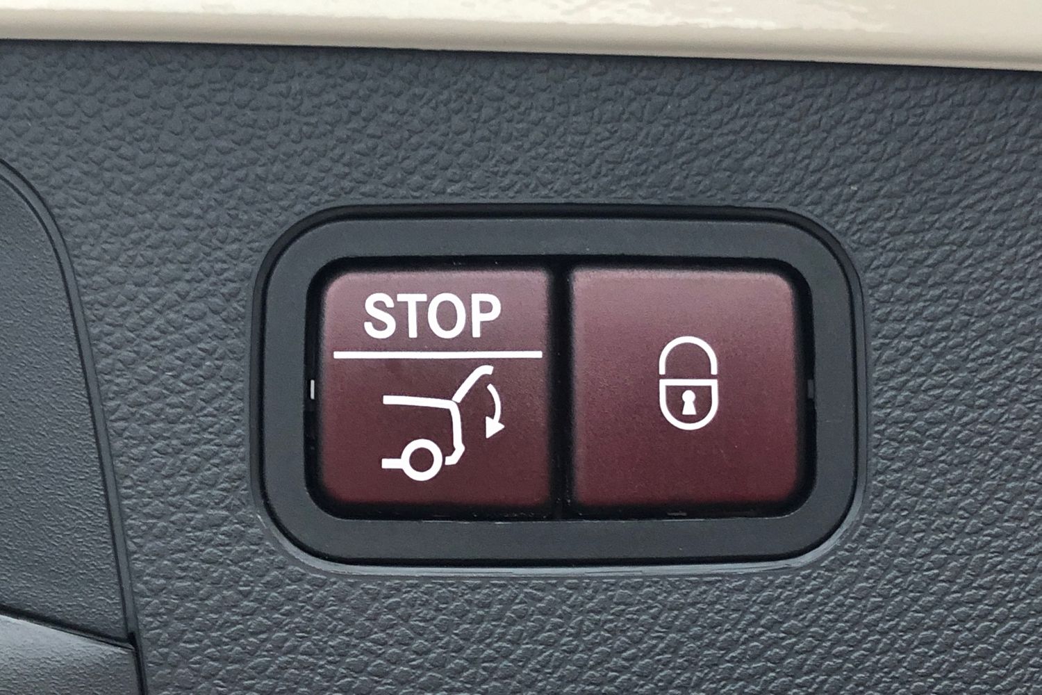 Used Mercedes-Benz GLC 2018 for sale - 76884169: Photo 22