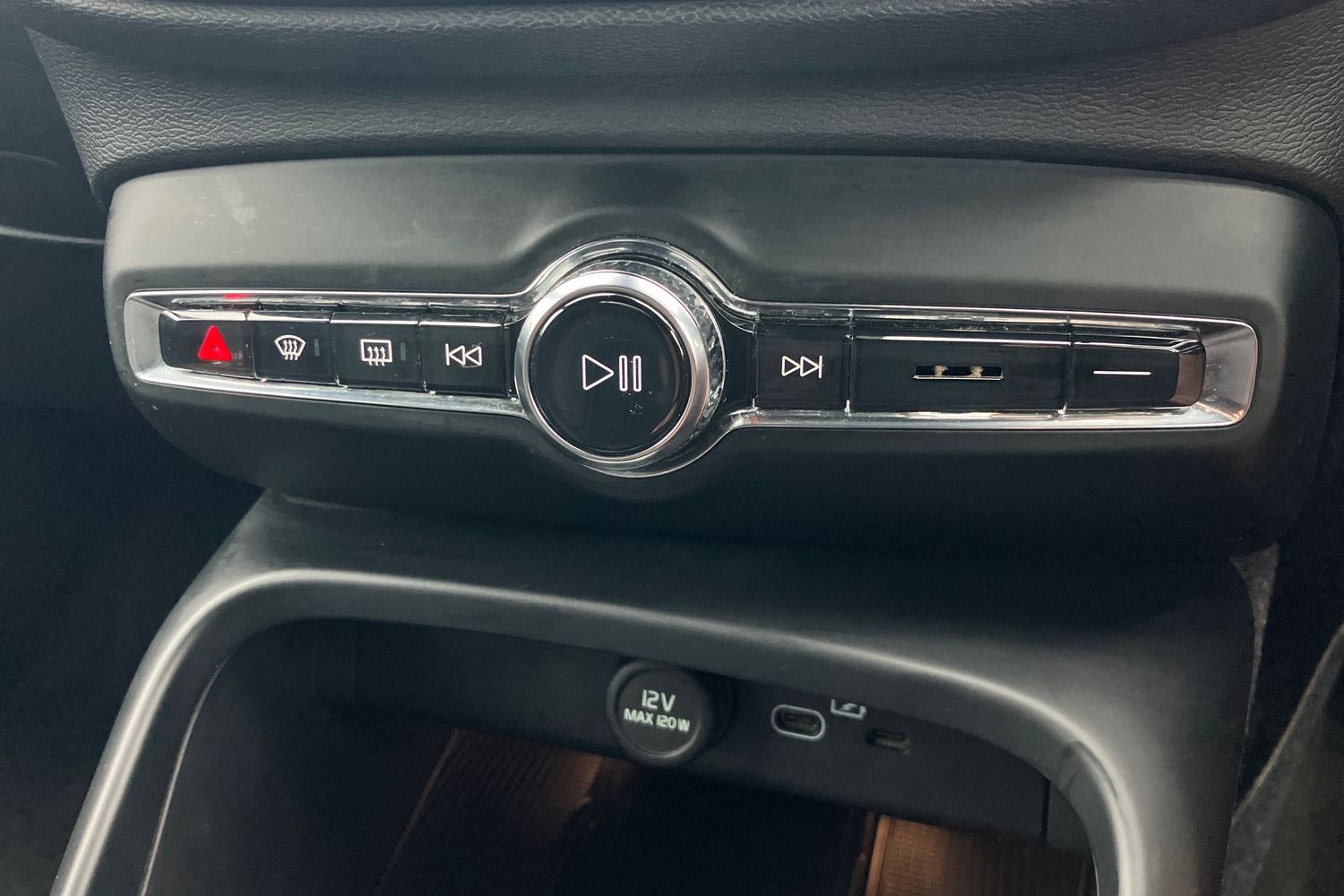 Used Volvo XC40 2021 for sale - 76115191: Photo 9