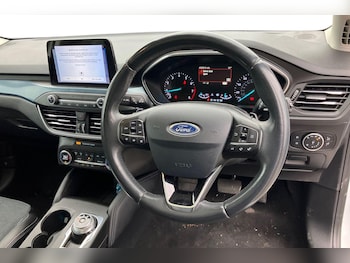 Used Ford Focus 2019 for sale - 76115150: Photo 3