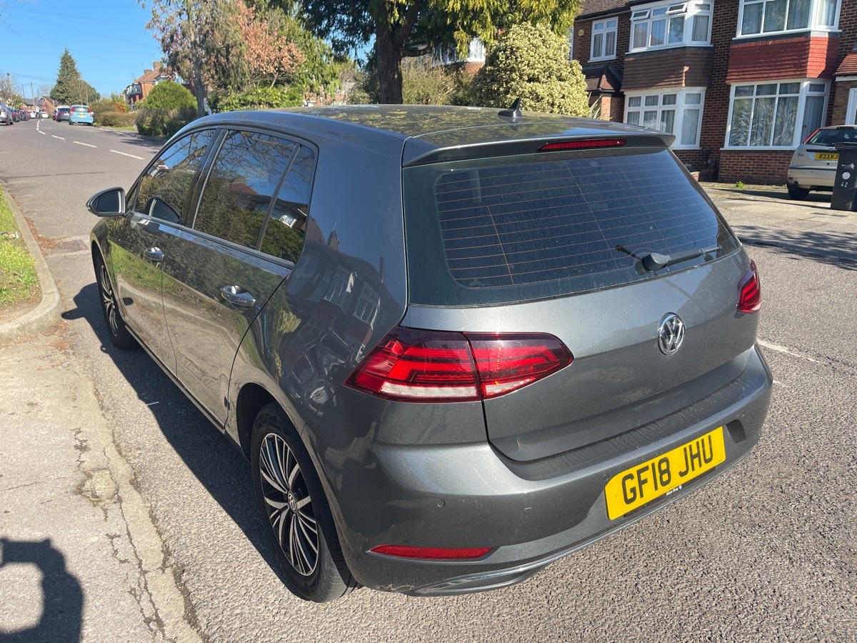 Used Volkswagen Golf 2018 for sale - 77935677: Photo 2